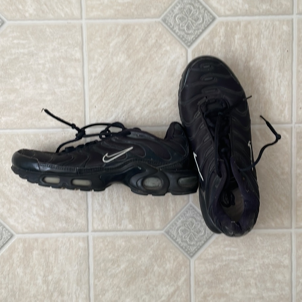 Nike Tennis Shoes